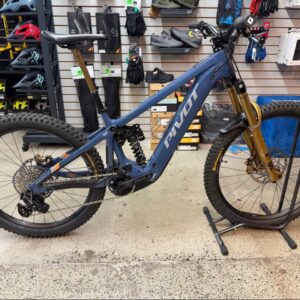 PIVOT SHUTTLE LT 2025